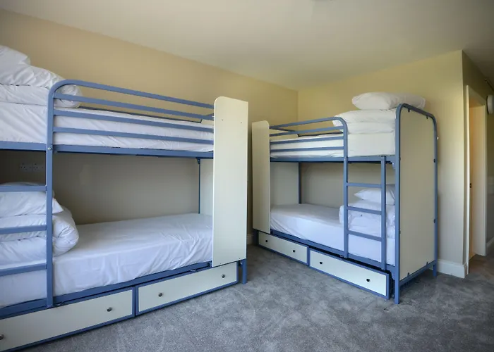 3 Lakes Hostel